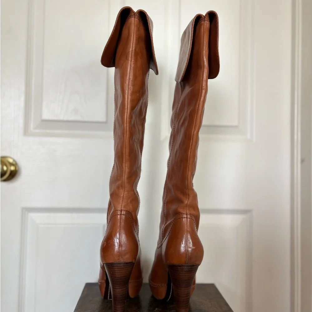 Frye Women’s Leather Anna Cuff Pull On Boots - Picture 7 of 11